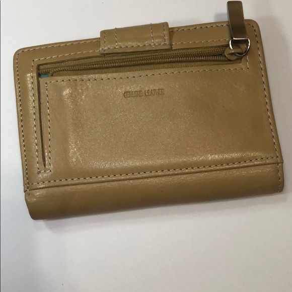 Fossil light tan folded wallet snap closure - Picture 1 of 7